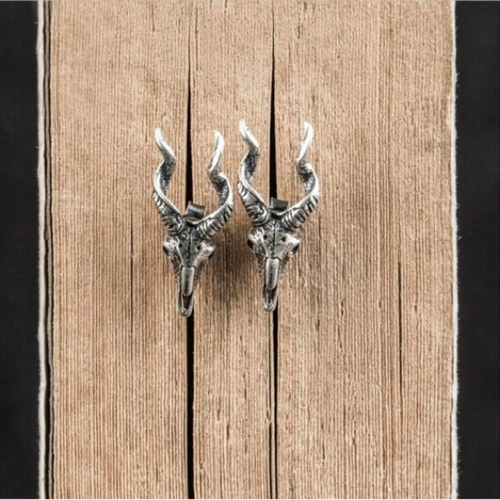 Single Accent Tide Male Sheep Head Ear Men's Earrings S925 Silver Earrings